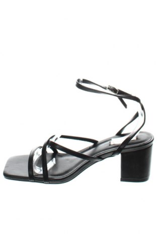 Sandalen Nelly, Größe 39, Farbe Schwarz, Preis 14,38 €