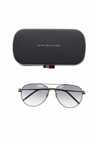 Sonnenbrille Tommy Hilfiger, Farbe Schwarz, Preis 136,60 €