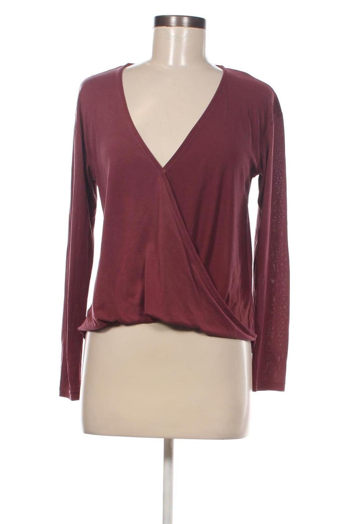 Γυναικεία μπλούζα Light Before Dark, Μέγεθος S, Χρώμα Κόκκινο, Τιμή 4,21 €