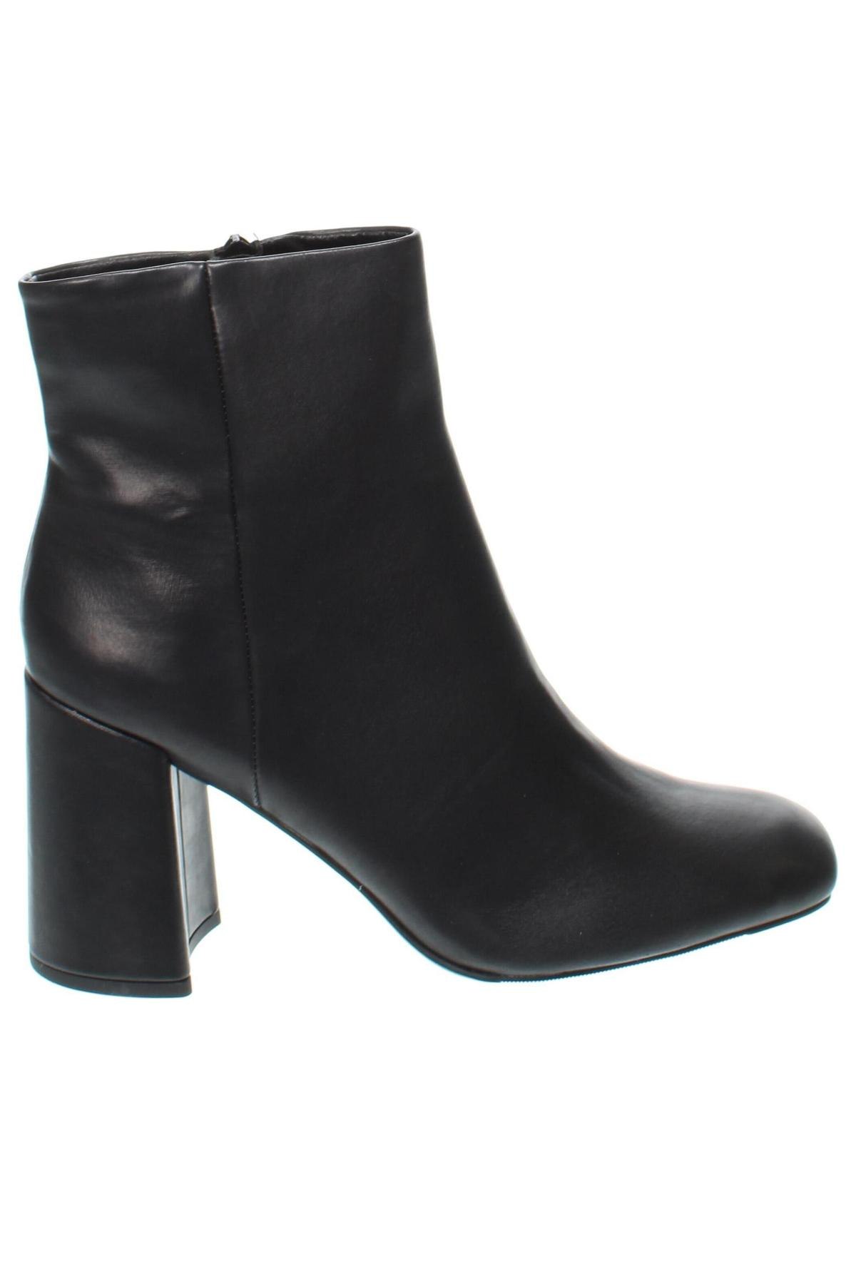 Botine de damă Madden Girl, Mărime 41, Culoare Negru, Preț 358,99 Lei