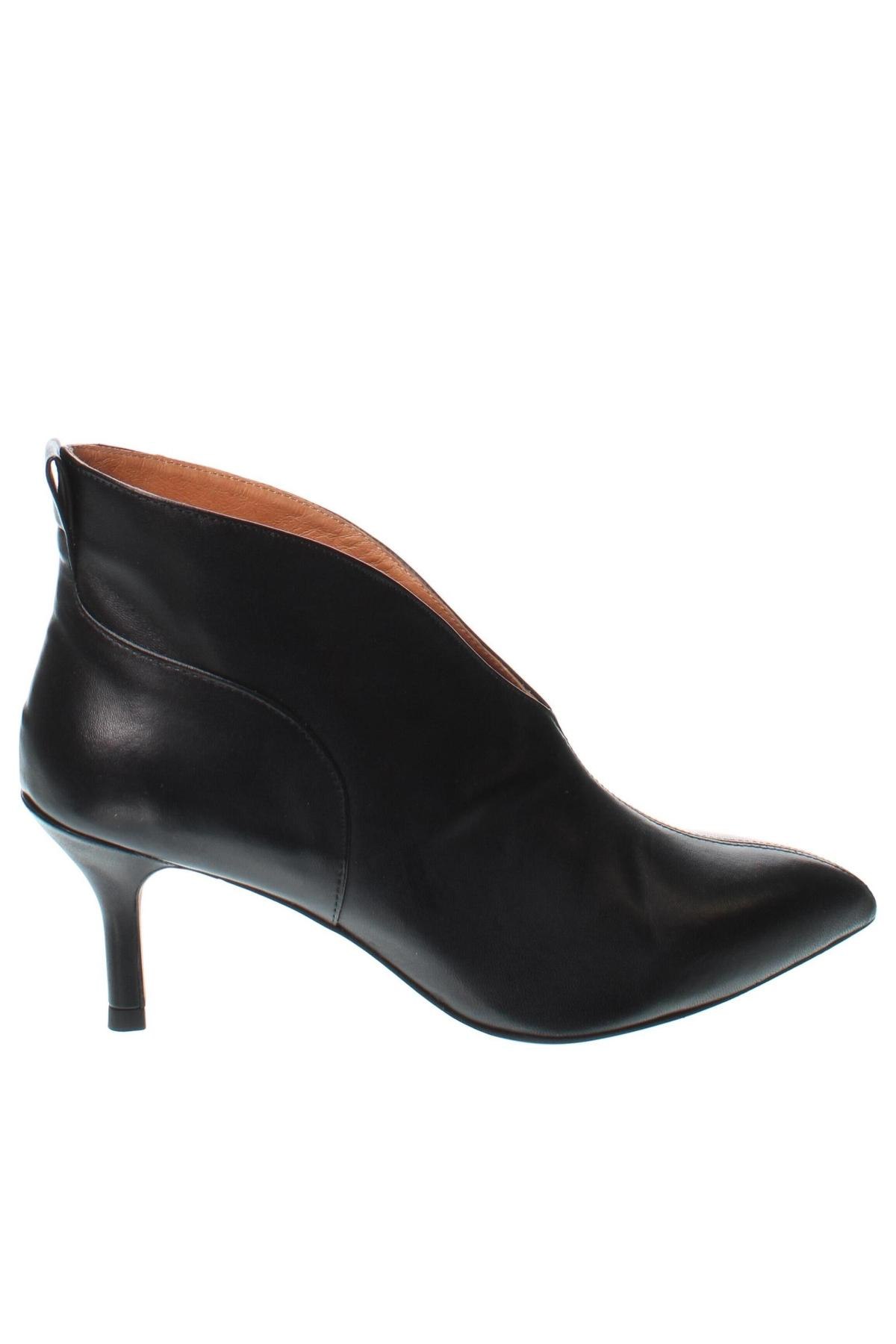 Dámské boty  Shoe The Bear, Velikost 41, Barva Černá, Cena  1 728,00 Kč