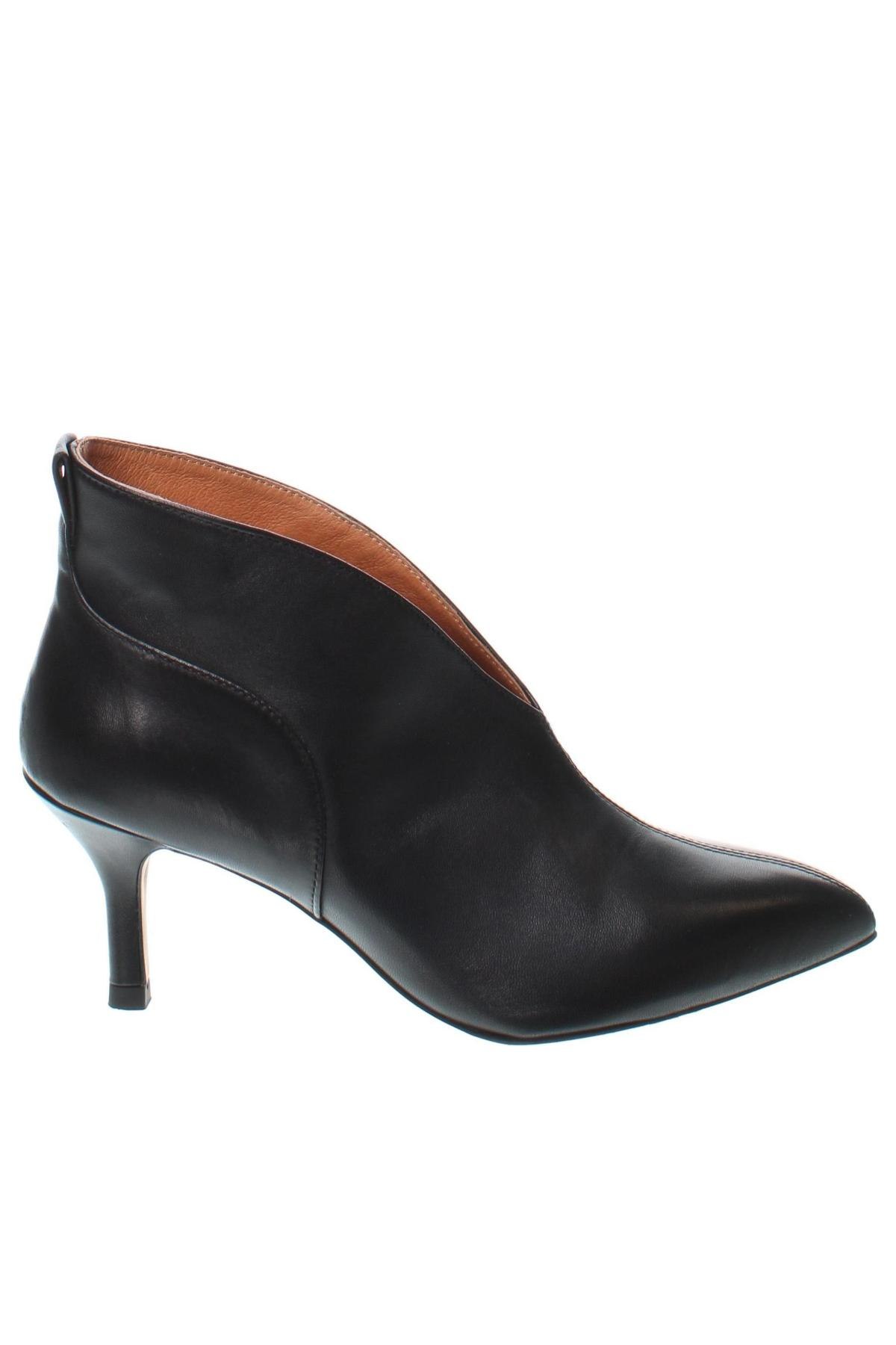Dámské boty  Shoe The Bear, Velikost 38, Barva Černá, Cena  1 728,00 Kč