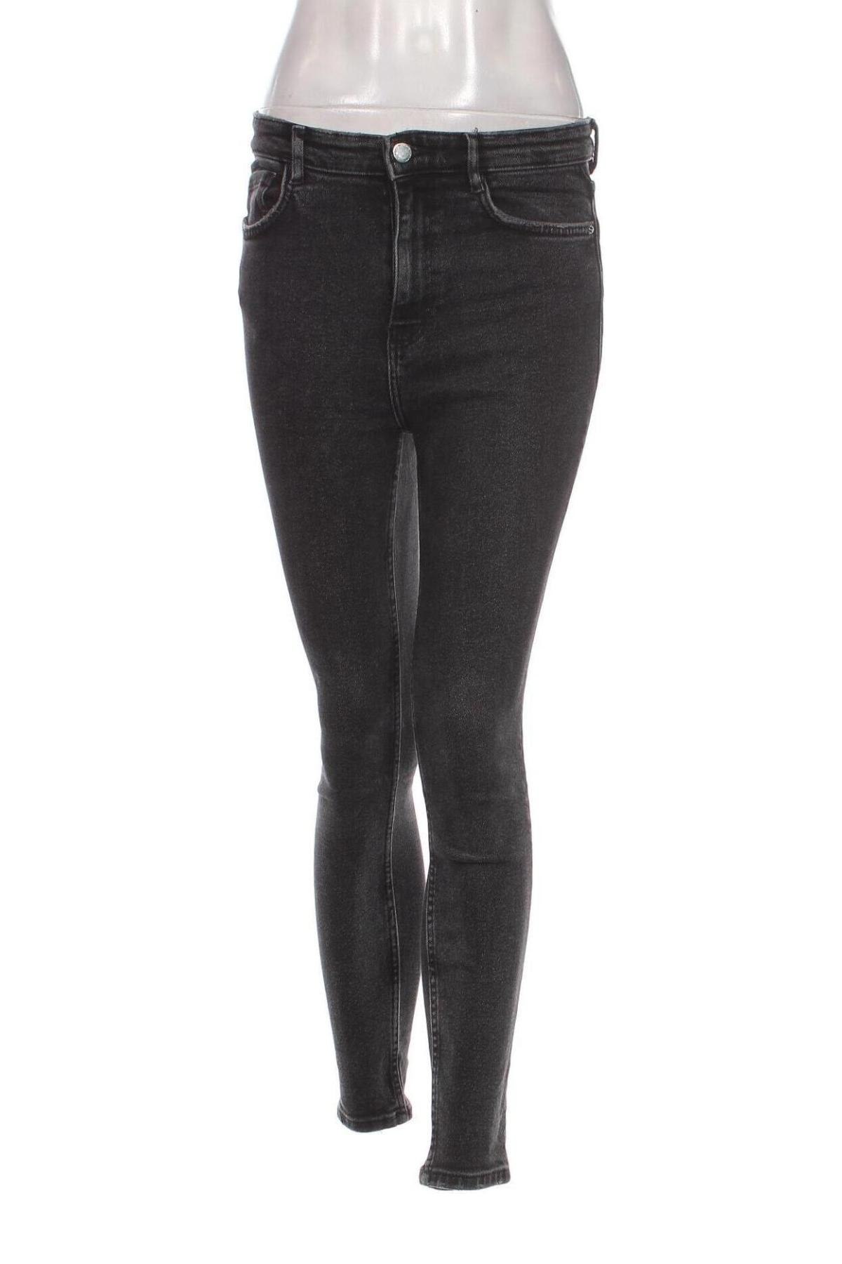 Дамски дънки Zara Trafaluc, Размер S, Цвят Черен, Цена 13,96 лв.