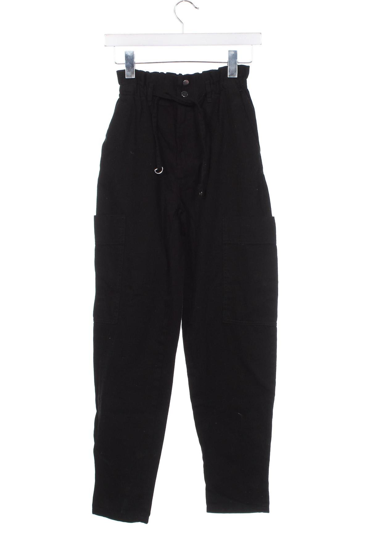 Γυναικείο παντελόνι Bershka, Μέγεθος XS, Χρώμα Μαύρο, Τιμή 15,00 €