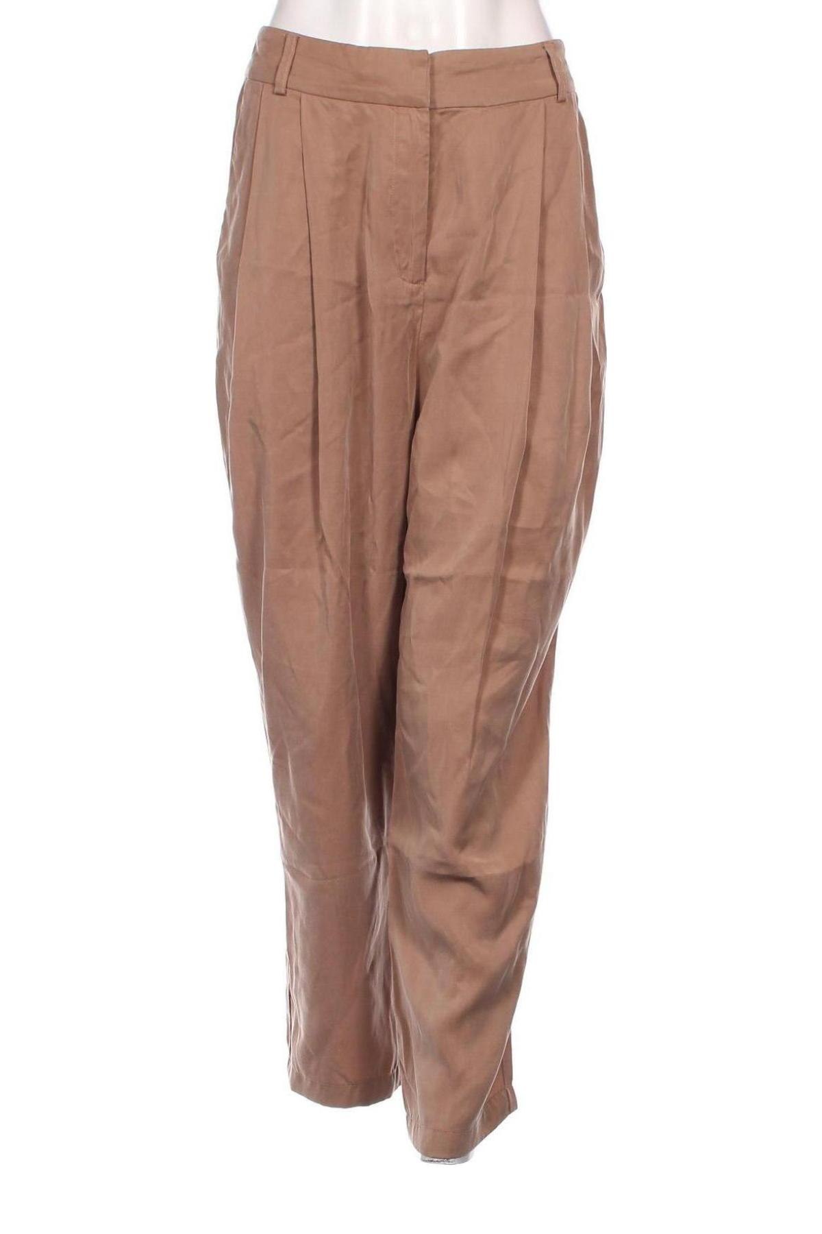 Дамски панталон Samsoe & Samsoe, Размер L, Цвят Бежов, Цена 36,72 лв.