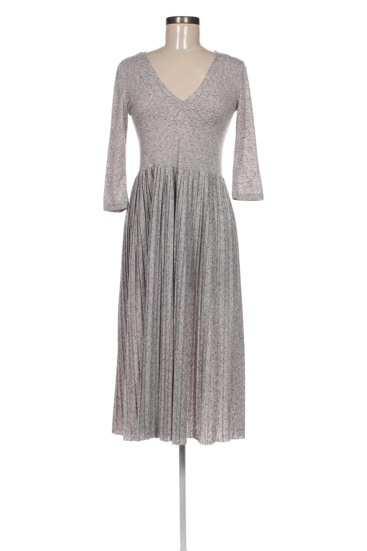 Kleid Bershka, Größe M, Farbe Grau, Preis 8,46 €