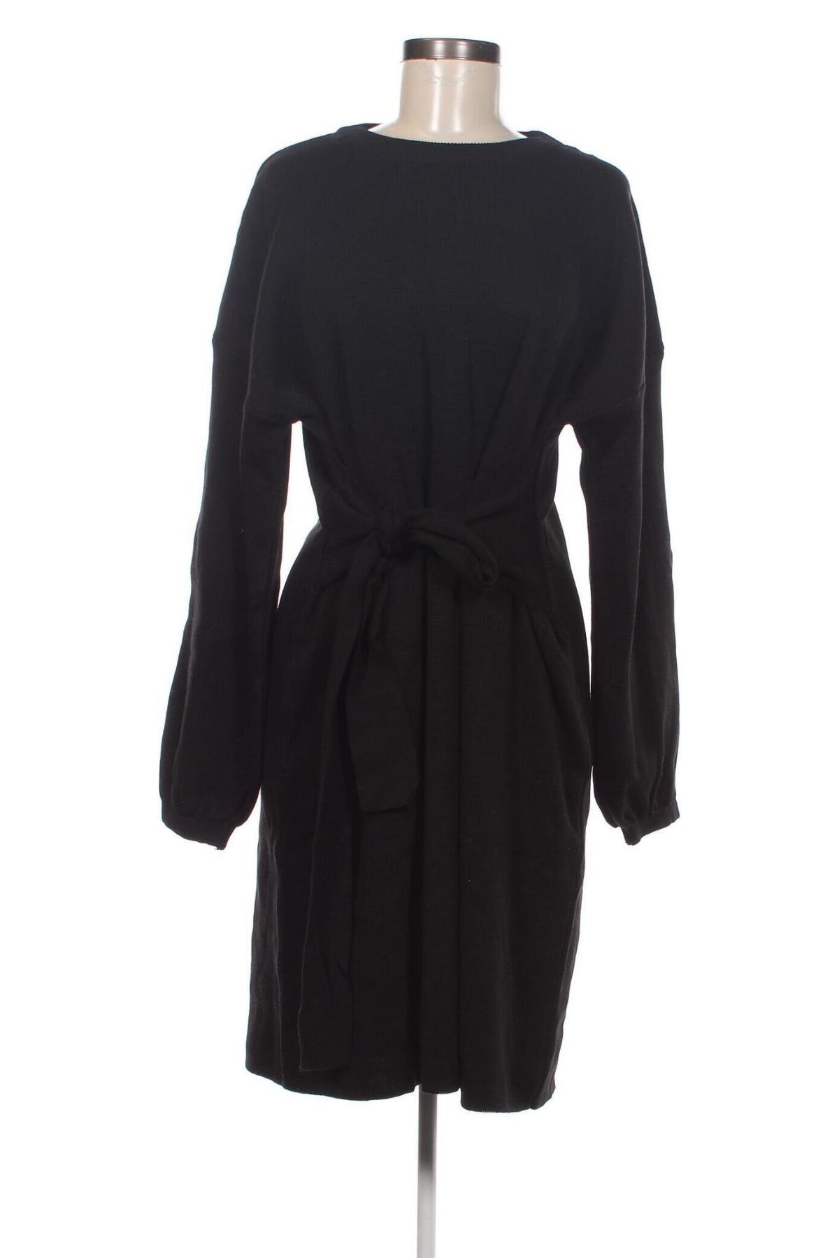 Šaty  Trendyol, Velikost 3XL, Barva Černá, Cena  1 174,00 Kč