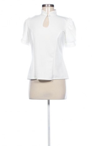 Damen Shirt Belsira, Größe S, Farbe Weiß, Preis 10,00 €