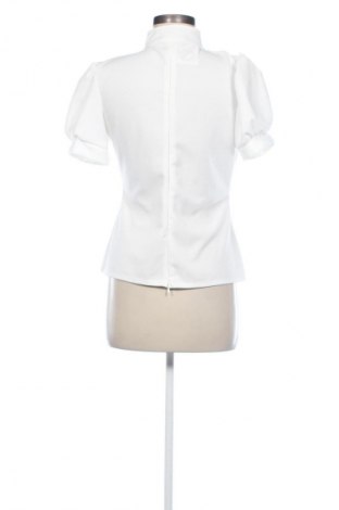 Damen Shirt Belsira, Größe S, Farbe Weiß, Preis 10,00 €