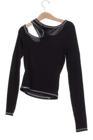 Дамска блуза Bershka, Размер XS, Цвят Черен, Цена 19,99 лв.