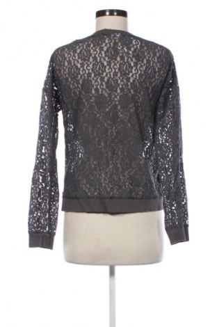 Damen Shirt Gina Tricot, Größe M, Farbe Grau, Preis 10,23 €