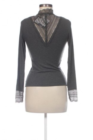 Bluzka damska ONLY, Rozmiar S, Kolor Szary, Cena 150,99 zł