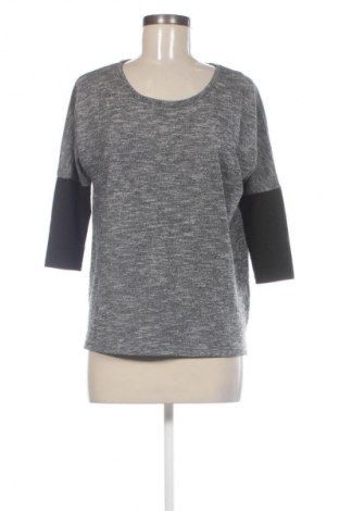 Дамска блуза Pull&Bear, Размер S, Цвят Многоцветен, Цена 19,99 лв.