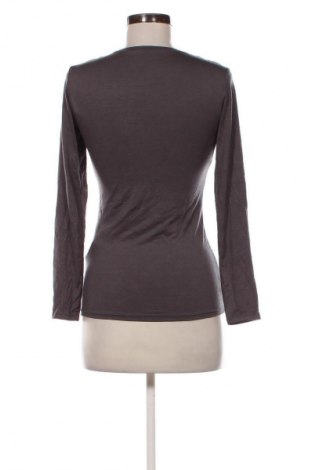 Дамска блуза Uniqlo, Размер S, Цвят Сив, Цена 27,99 лв.