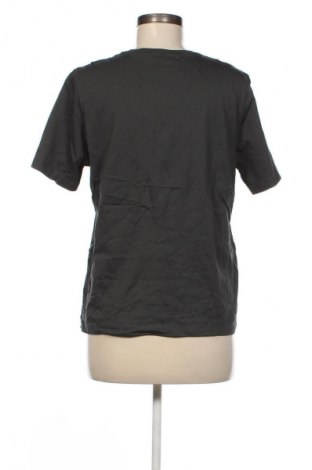 Дамска тениска Uniqlo, Размер XL, Цвят Сив, Цена 18,99 лв.