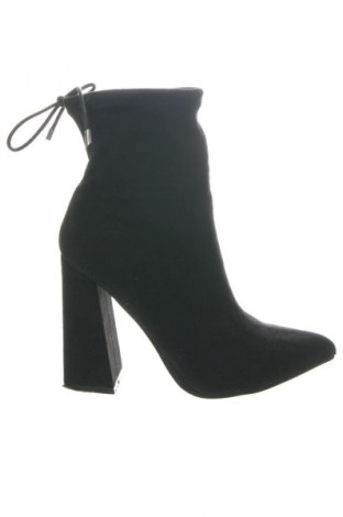 Botine de damă Boohoo, Mărime 39, Culoare Negru, Preț 130,00 Lei