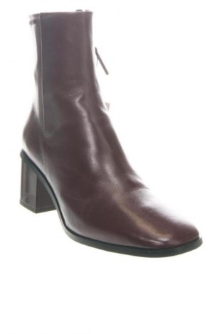 Botine de damă Calvin Klein, Mărime 38, Culoare Roșu, Preț 1.224,99 Lei