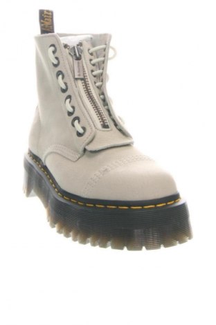 Дамски боти Dr. Martens, Размер 40, Цвят Екрю, Цена 359,99 лв.