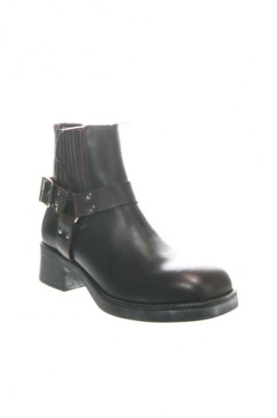 Дамски боти Steve Madden, Размер 40, Цвят Кафяв, Цена 107,99 лв.