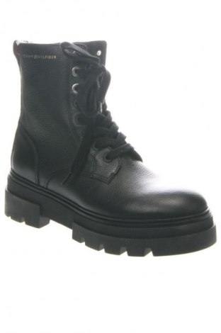 Damskie botki Tommy Hilfiger, Rozmiar 38, Kolor Czarny, Cena 924,99 zł