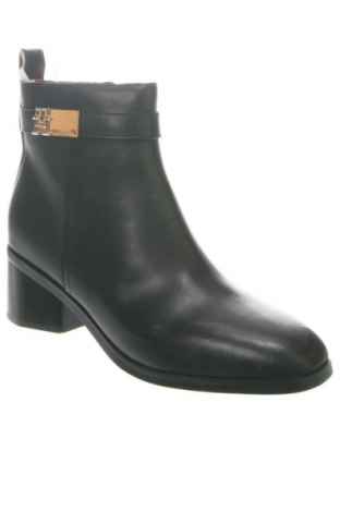 Damskie botki Tommy Hilfiger, Rozmiar 40, Kolor Czarny, Cena 834,99 zł