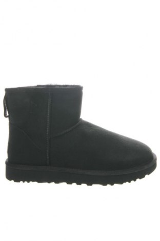 Дамски боти UGG Australia, Размер 40, Цвят Черен, Цена 299,99 лв.