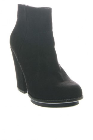 Damskie botki Zara, Rozmiar 37, Kolor Czarny, Cena 117,99 zł