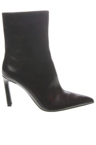 Damskie kozaki Pull&Bear, Rozmiar 39, Kolor Czerwony, Cena 173,99 zł