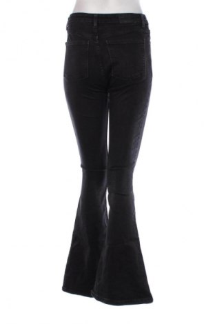 Blugi de femei Bershka, Mărime S, Culoare Negru, Preț 98,99 Lei