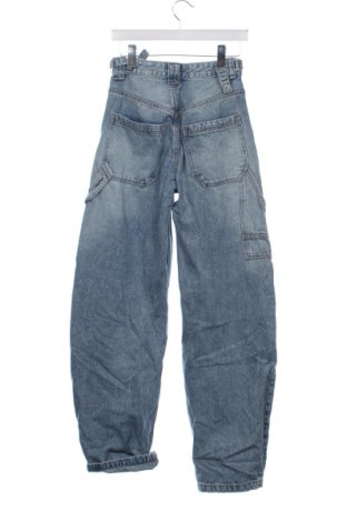 Női farmernadrág Bershka, Méret XS, Szín Kék, Ár 6 138 Ft