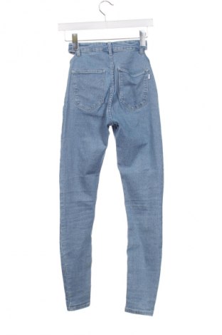 Dámske džínsy  Bershka, Veľkosť XS, Farba Modrá, Cena  8,95 €