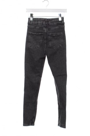 Γυναικείο Τζίν Bershka, Μέγεθος XS, Χρώμα Γκρί, Τιμή 15,37 €