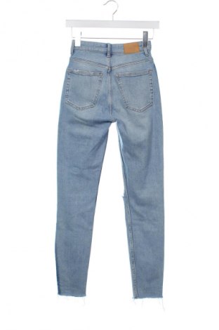 Női farmernadrág Bershka, Méret XS, Szín Kék, Ár 6 000 Ft