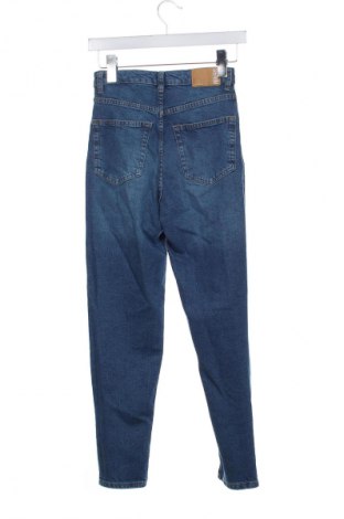 Dámské džíny  Bershka, Velikost XS, Barva Modrá, Cena  370,00 Kč