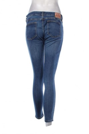 Dámske džínsy  Dua Lipa x Pepe Jeans, Veľkosť M, Farba Modrá, Cena  46,66 €