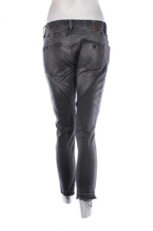 Damskie jeansy Guess, Rozmiar M, Kolor Szary, Cena 176,72 zł