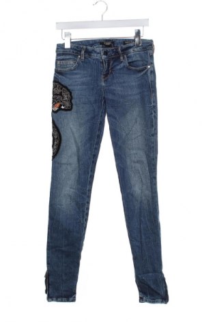 Dámske džínsy  Guess, Veľkosť XS, Farba Modrá, Cena  38,36 €