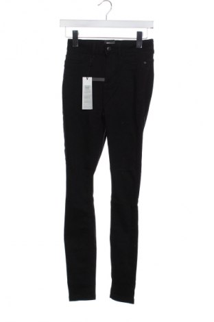 Damskie jeansy Noisy May, Rozmiar XS, Kolor Czarny, Cena 305,99 zł