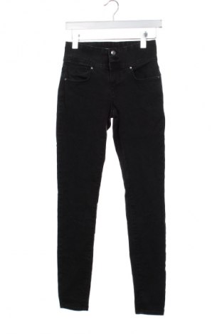 Damen Jeans ONLY, Größe S, Farbe Schwarz, Preis 21,99 €