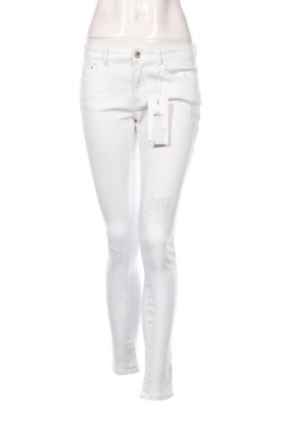 Damen Jeans ONLY, Größe M, Farbe Weiß, Preis 53,99 €