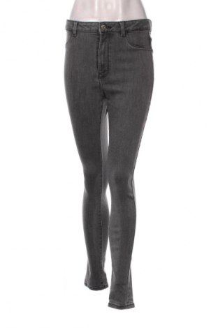 Dámske džínsy  Pieces, Veľkosť M, Farba Sivá, Cena  17,95 €
