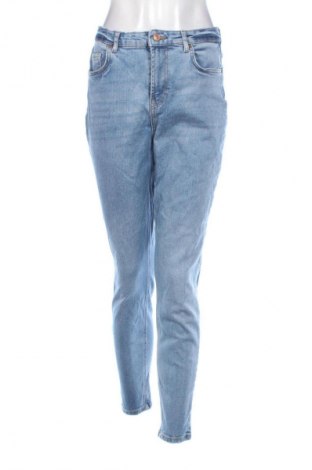 Damskie jeansy Pieces, Rozmiar M, Kolor Niebieski, Cena 95,99 zł