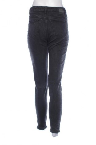 Blugi de femei Pieces, Mărime S, Culoare Negru, Preț 261,99 Lei