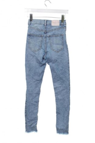 Дамски дънки Pull&Bear, Размер XS, Цвят Син, Цена 29,99 лв.