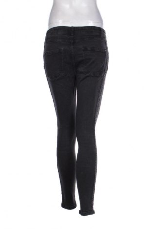 Damskie jeansy Reserved, Rozmiar M, Kolor Czarny, Cena 40,99 zł