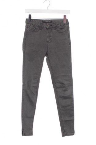 Dámske džínsy  Stradivarius, Veľkosť S, Farba Sivá, Cena  16,95 €