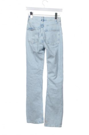 Női farmernadrág Stradivarius, Méret XS, Szín Kék, Ár 10 830 Ft