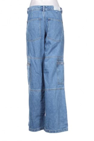 Blugi de femei Stradivarius, Mărime L, Culoare Albastru, Preț 79,45 Lei
