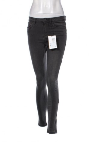 Dámské džíny  Vero Moda, Velikost M, Barva Šedá, Cena  1 129,00 Kč