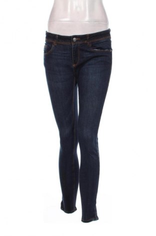 Damskie jeansy Zara, Rozmiar M, Kolor Niebieski, Cena 88,99 zł